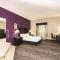 La Quinta Inn & Suites by Wyndham Louisville East