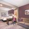 La Quinta Inn & Suites by Wyndham Clifton Park Saratoga Area 1749 Route 9