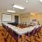 Clackamas Inn and Suites - كلاكمس
