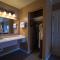 Headwaters Lodge & Cabins at Flagg Ranch