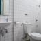 Jeng Tini Guest House