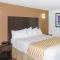 Travelodge by Wyndham Manhasset - Manhasset