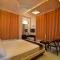Hotel Central Residency