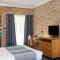 Coopers Colonial Motel