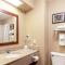 Comfort Inn & Suites and Suites Fredericksburg