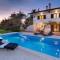 Apartment with private pool and large garden - Nova Vas