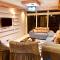 Toscanini Apartament اول صف مباشره