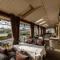Status Hotel