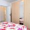 Foto: Comfortable 2-bedroom Apartment Izola BRS1 2/14