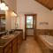 Alpine Recharge by KABINO Huge Views Hot tub Garage PS3 WiFi Loft