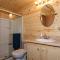 Grey Wolf Retreat by KABINO Sleeps 20 Commercial Kitchen Fire Pit WiFi Bunk Beds