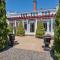 Holiday Guest House Bed & Breakfast