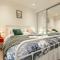 LUXURIOUS RIVERSIDE RESORT STYLE APARTMENT☆POOL☆SPA☆GYM☆ROOFTOP WITH CITY VIEWS