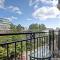 Foto: Furnished modern 2 bed 2 bath condo in fabulous location