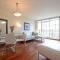 Foto: Furnished modern 2 bed 2 bath condo in fabulous location 6/20
