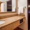 Lompoc Valley Inn and Suites