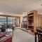 VS643 Square Condo