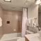 VS643 Square Condo