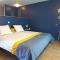 Hotel Lodge La Petite Couronne photo 23