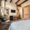 J&G Suites