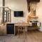 J&G Suites