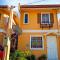 Hillview Apt w/ Pool Access - Free Wifi