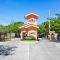 Hillview Apt w/ Pool Access - Free Wifi