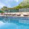 Chalet adosado con piscina