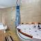 Rent House Karavi