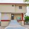 Rent House Karavi