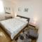 Apartments by the sea Promajna, Makarska - 17160