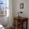 Bright apartment for 5 close to Isola district