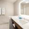 Holiday Inn Express Hotel & Suites Boston - Marlboro by IHG