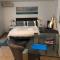 Luminous, street view studio, excellent location - Beausoleil