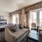 Gaslamp Plaza Suites