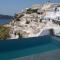 Echoes Luxury Suites - Oia