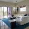 Villa Indigo Sunny 1BR Apartment in Private Gated Estate