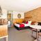 Statesman Motor Inn