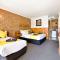 Statesman Motor Inn