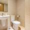 COMFORTABLE, CLOSE TO THE BEACH, POOL, NEW, PADDLE