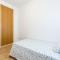 COMFORTABLE, CLOSE TO THE BEACH, POOL, NEW, PADDLE