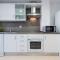 COMFORTABLE, CLOSE TO THE BEACH, POOL, NEW, PADDLE