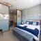 CN150 boutique studio, charming flat