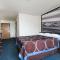 Super 8 by Wyndham Greenfield