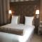 Hotel Saint Cyr Etoile