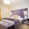 White Hart Hotel & Apartments