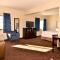 Cobblestone Inn & Suites - Holstein