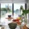 Phaedrus Living: Seaside Luxury Flat Natalia House 102