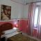 Roxena house