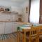 Holiday home, Apartman Obajdin - Слунь